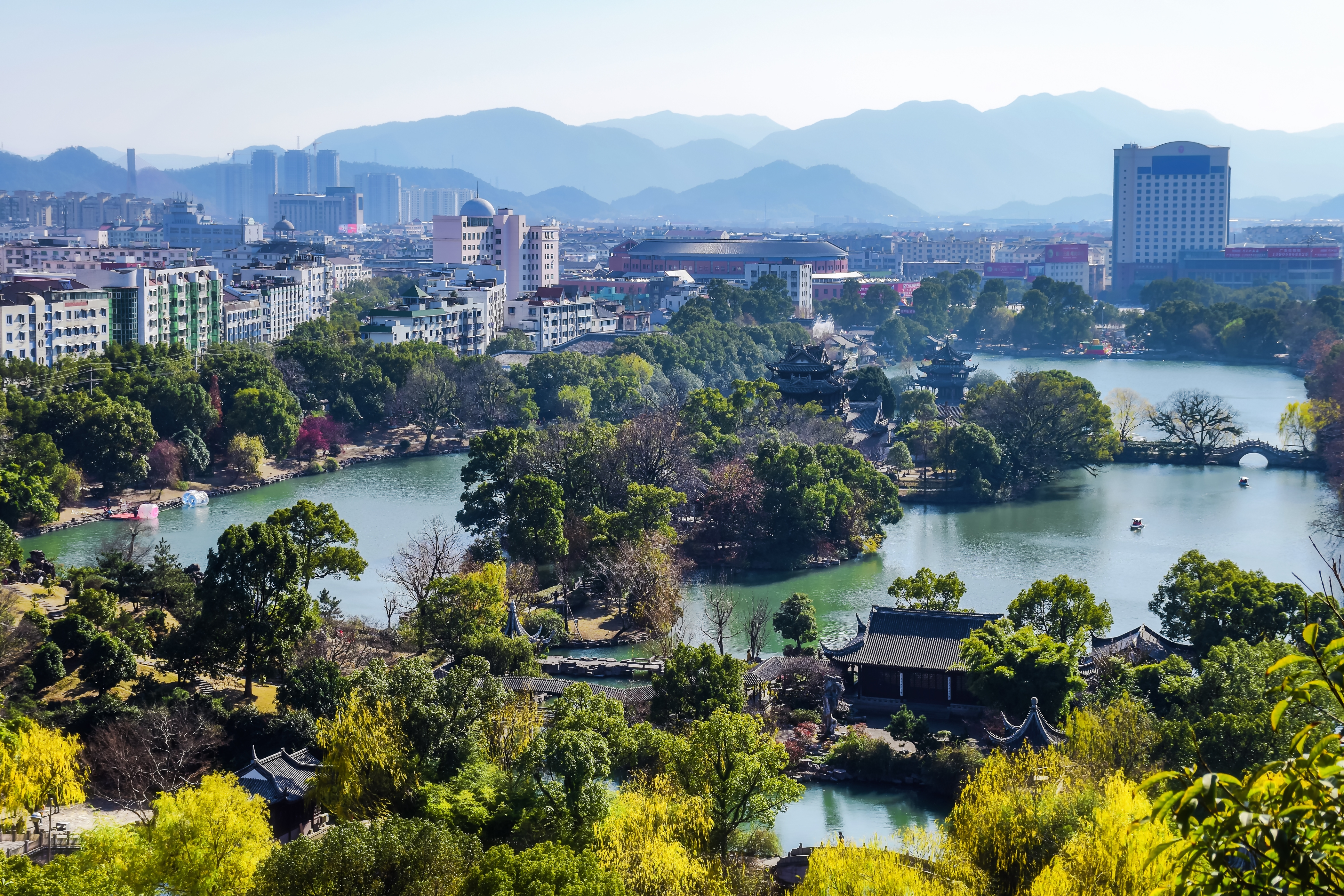 臨海2日自由行&middot;高鐵/動(dòng)車往返&middot;宿臨海1晚&middot;游江南長(zhǎng)城&middot;登括蒼山